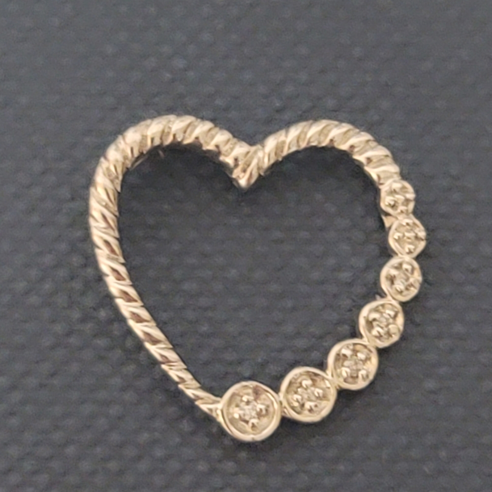 14k Solid White Gold Diamond Heart Pendant. New